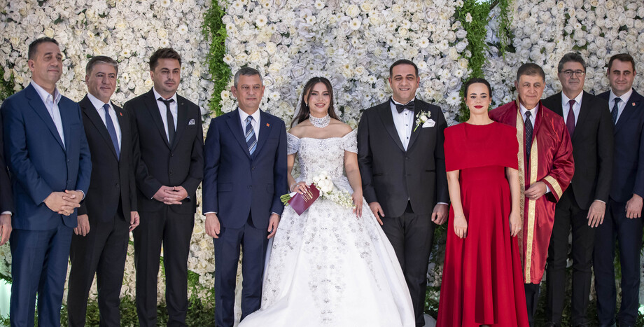 CHP Genel Başkanı Özgür Özel, Berfin ve Erman Çiftinin Nikah Törenine Katıldı