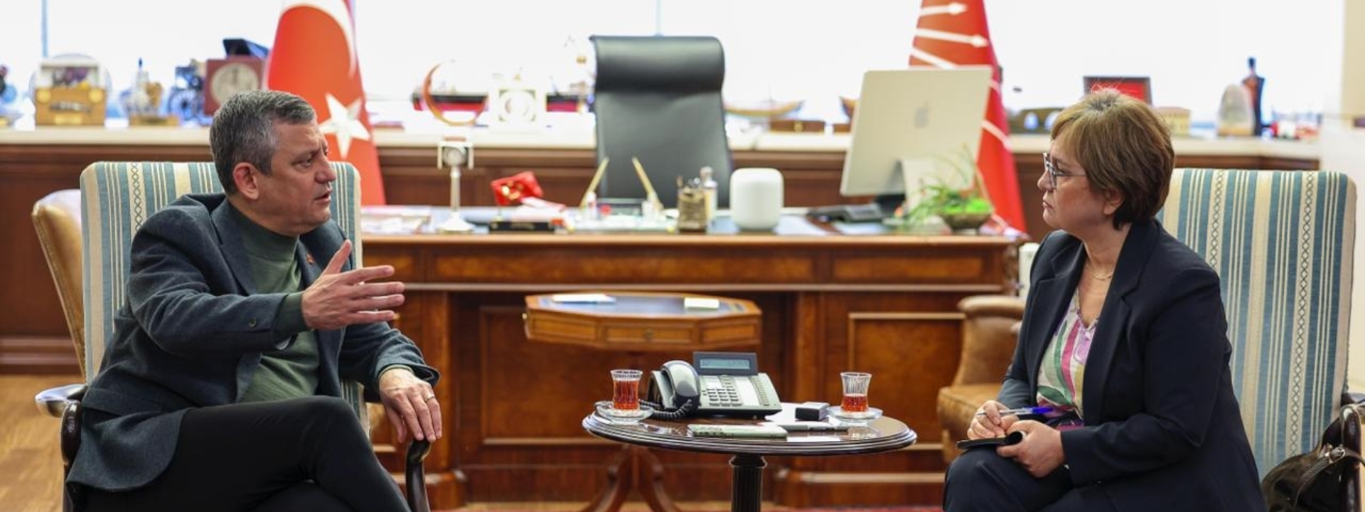 Özgür Özel,CHP,BBC Türkçe,Özgür Özel BBC röportajı,Kürt sorunu,Kürt sorunu nasıl çözülür,demokratikleşme,CHP Kürt sorunu çözüm önerisi,Türkiye’de demokrasi,Özgür Özel Kürt meselesi,yeni anayasa tartışmaları,Özgür Özel son dakika,CHP genel başkanı açıklamaları,Kürt seçmen, toplumsal barış,yerel yönetimler,parlamenter sistem