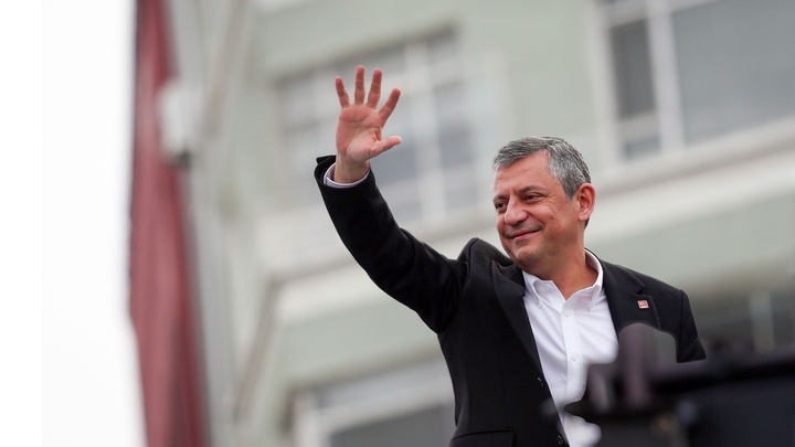 Özgür Özel Yeni Yıl Mesajı ,2026,Değişim,umudu büyütmek,Altan Öymen,Ferdi Zeyrek,Gülşah Durbay,Ekrem İmamoğlu,Darbe ile Mücadele,CHP ,Cumhuriyet Halk Partisi