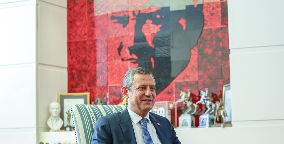 CHP Lideri Özgür Özel: "Tüm Sağlık Emekçilerinin 14 Mart Tıp Bayramı'nı Kutluyorum"