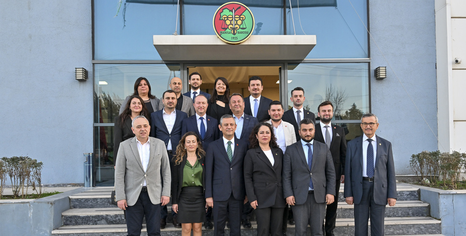 CHP Genel Başkanı Özgür Özel, Manisa Barosunu Ziyaret Etti