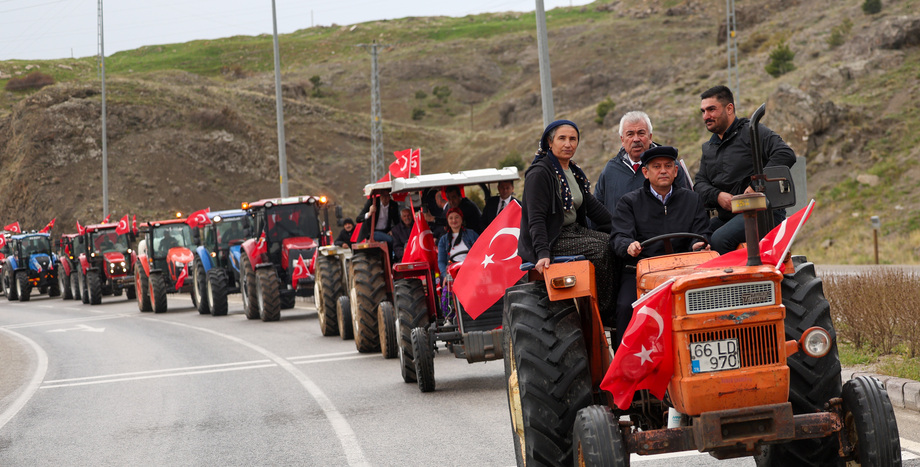 CHP Lideri Özgür Özel: " Üreticiyi Koruyan, Alın Terini Destekleyen Bir Türkiye’yi Birlikte Yeniden Kurmaya Kararlıyız"