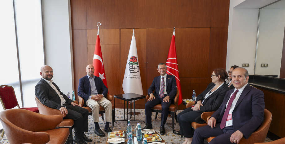 CHP Genel Başkanı Özgür Özel, İstanbul'da SE Toplantıları Kapsamında Görüşmelerde Bulundu