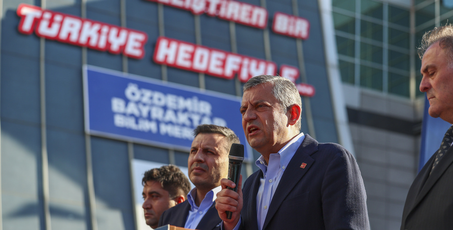 Cumhuriyet Halk Partisi Genel Başkanı Özgür Özel: “Kumpasın İçinde ve Devamındayız”