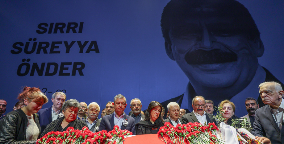 CHP Lideri Özgür Özel, Sırrı Süreyya Önder İçin İstanbul’da AKM'de Düzenlenen Törene Katıldı