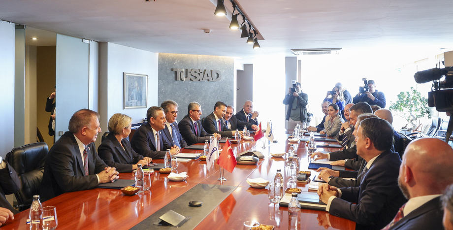 Cumhuriyet Halk Partisi Genel Başkanı Özgür Özel, TÜSİAD'ı Ziyaret Etti