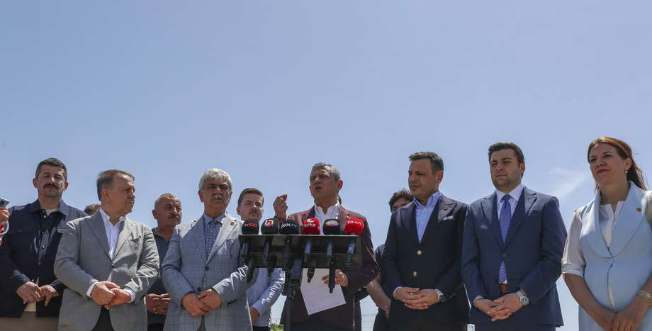 Cumhuriyet Halk Partisi Genel Başkanı Özgür Özel: “Her Darbede Olduğu Gibi Bu Dijital Darbeyi de Püskürtürüz”