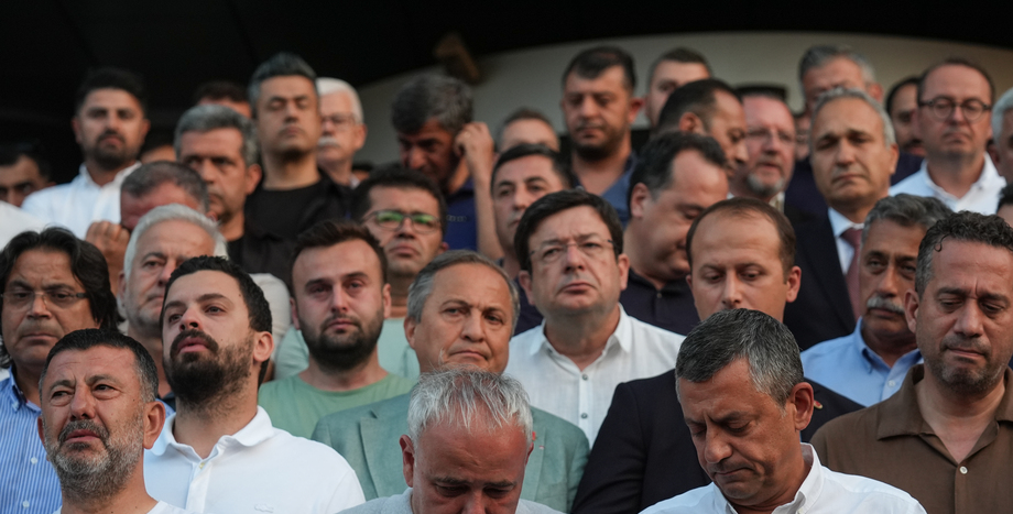Cumhuriyet Halk Partisi Genel Başkanı Özgür Özel: “Aklımın ve Kalbimin Yarısını Kaybettim, Başımız Sağ Olsun…”