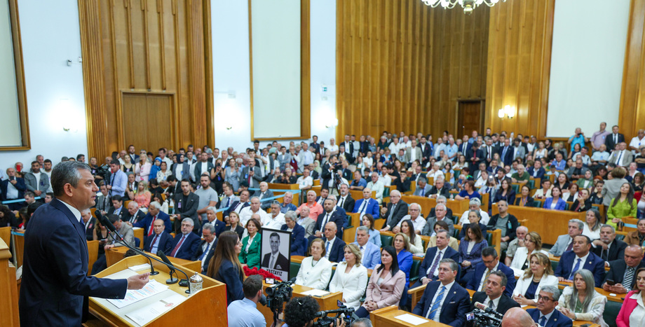 Cumhuriyet Halk Partisi Genel Başkanı Özgür Özel: “2026’nın Refah Yılı Olmasının Tek Yolu, Seçim Yılı Olmasıdır”