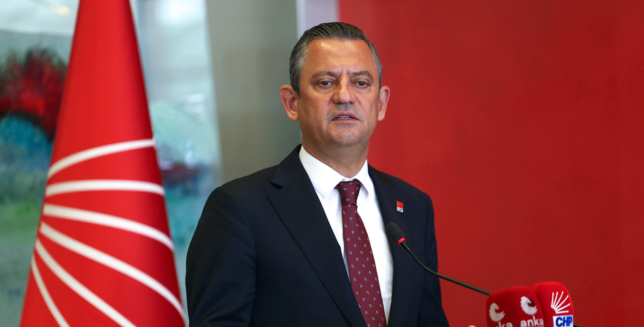 CHP Lideri Özgür Özel: “Türkiye’yi Orta Çağ Karanlığına Götürüp, Savunma Hakkına Saldırdılar”
