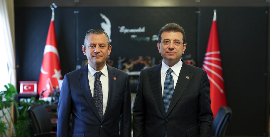 CHP Genel Başkanı Özgür Özel, Ekrem İmamoğlu'nun Kensisine Yazdığı Mektubu Paylaştı: “Benim Babam, Aslan Babam…”