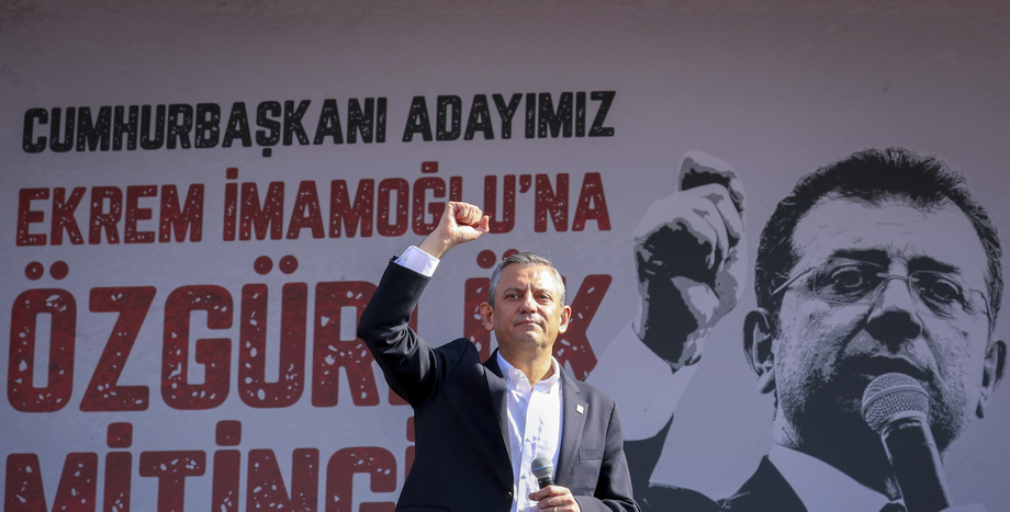 CHP Lideri Özgür Özel: “Asla Hedeften Şaşmayacağız, Yolumuzdan Dönmeyeceğiz; Bu Ülkeyi Seven Herkesi Yarın Saraçhane’ye Davet Ediyorum”