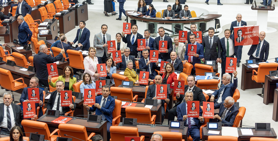 CHP Genel Başkanı Özgür Özel, Meclis Başkanlığı Seçiminde Oy Kullandı