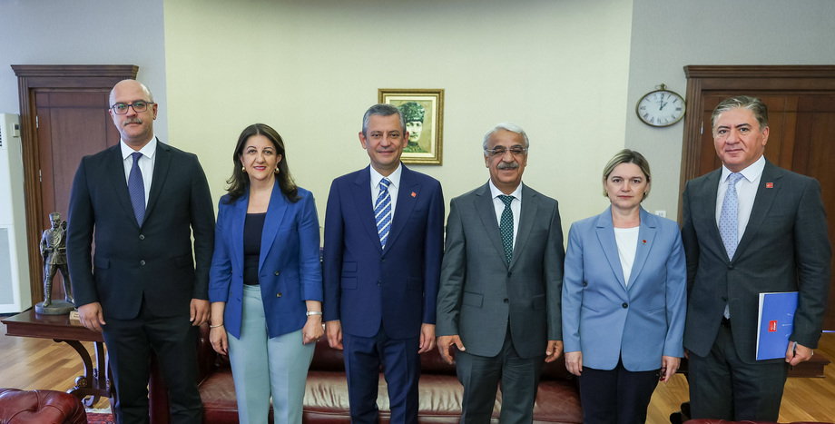 CHP Genel Başkanı Özgür Özel, DEM Parti Heyetini Kabul Etti