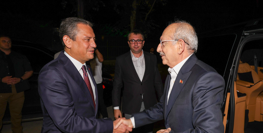 CHP Genel Başkanı Özgür Özel’den Önceki Genel Başkan Kemal Kılıçdaroğlu’na Taziye Telefonu 