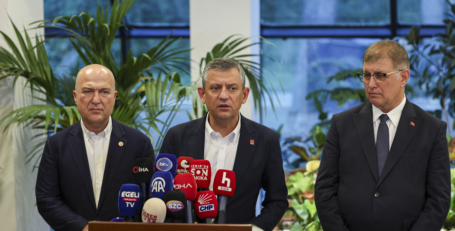 CHP Genel Başkanı Özgür Özel: “Ekrem İmamoğlu’na Nasıl Sahip Çıkıyorsak Tunç Soyer’e De Öyle Çıkarız”