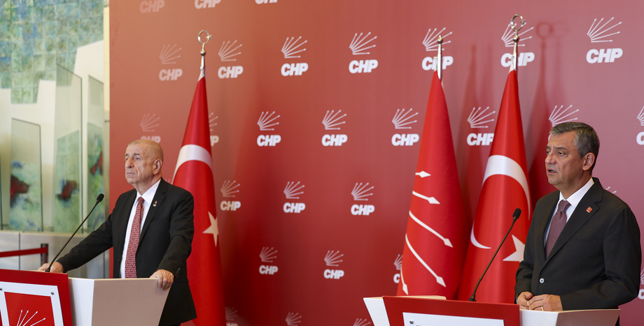 CHP Lideri Özgür Özel: “Arkadaşlarımız CHP İktidarına Karşı Girişilen Darbede Esir Düştü”