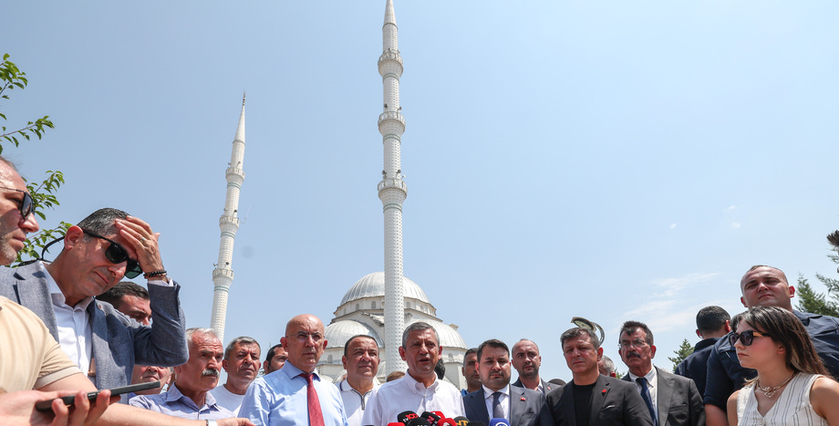 CHP Genel Başkanı Özgür Özel: “Biz, Cumhuriyetin Sarsılmaz Değerlerinin Kurucusu ve Bekçisiyiz”