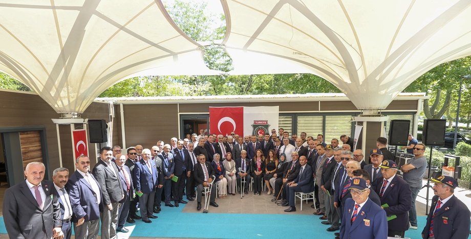 CHP Lideri Özel: Biz Her Şeye Varız Ama Şehit Aileleri ve Gazilerimizin Gözünün İçine Bakamayacağımız Hiçbir Şeyde Yokuz