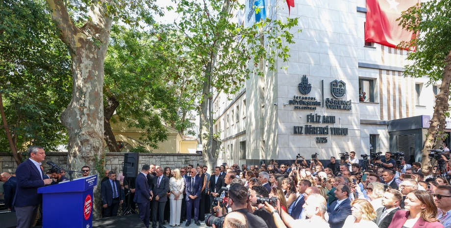 CHP Lideri Özgür Özel: “Ekrem İmamoğlu, Cumhuriyet Halk Partisinin Değil, 15.5 Milyon Vatandaşın Cumhurbaşkanı Adayıdır”