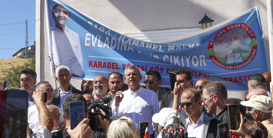 Cumhuriyet Halk Partisi Genel Başkanı Özgür Özel, Sivas Zara'da...