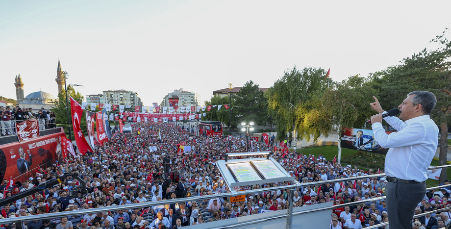 CHP Lideri Özgür Özel: “Ey Erdoğan, Millet Sandık İstiyor, Kaçma; Getir Sandığı, Kararı Millet Versin’