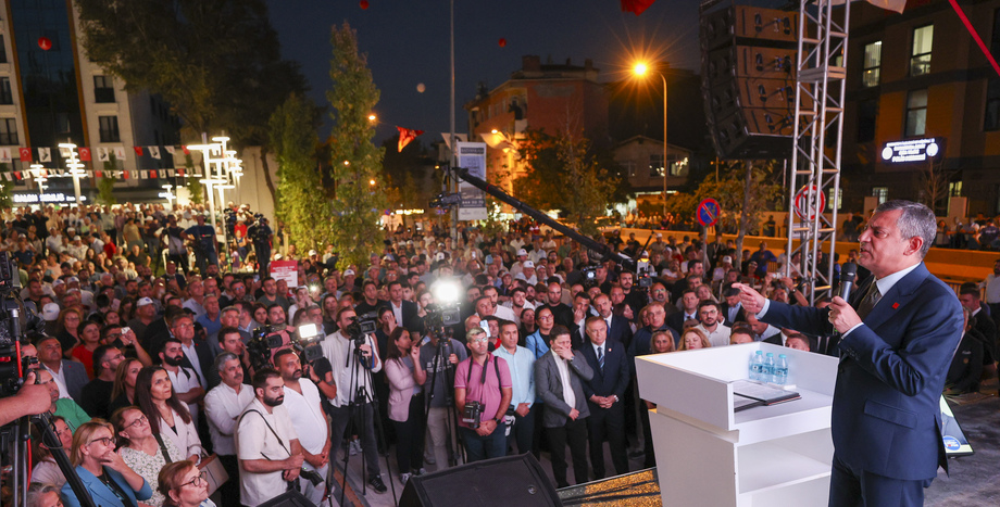 Cumhuriyet Halk Partisi Genel Başkanı Özgür Özel: “Parti İçinde, Parti Dışında Seçilmemiş Kimseye Hürmetimiz Yoktur”