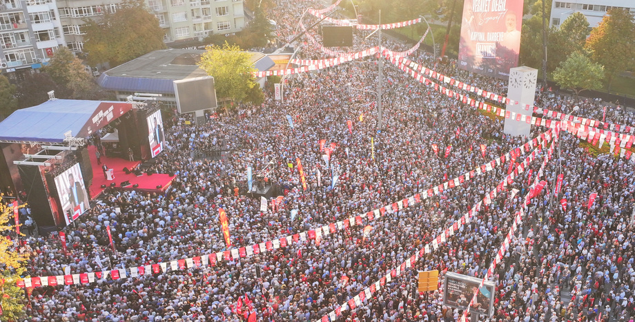 CHP Lideri Özgür Özel: “CHP, Sizin Gibi Konjonktürün Değil; Tarihin, Millî Mücadelenin ve Türk Milletinin Partisidir”