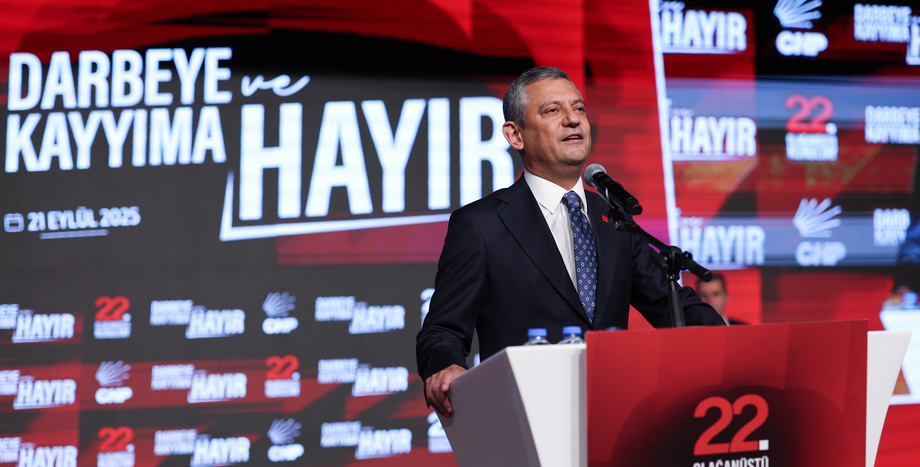 CHP Lideri Özgür Özel: “Saldırılara Karşı CHP Bir Bütündür, Bir Avuç Aparat ve AK Parti Yargı Kollarının Karşısındadır”