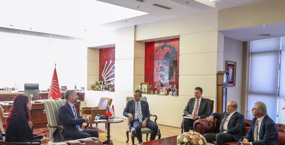 CHP Genel Başkanı Özgür Özel, Çek Cumhuriyeti Büyükelçisi Stapanek’i Kabul Etti