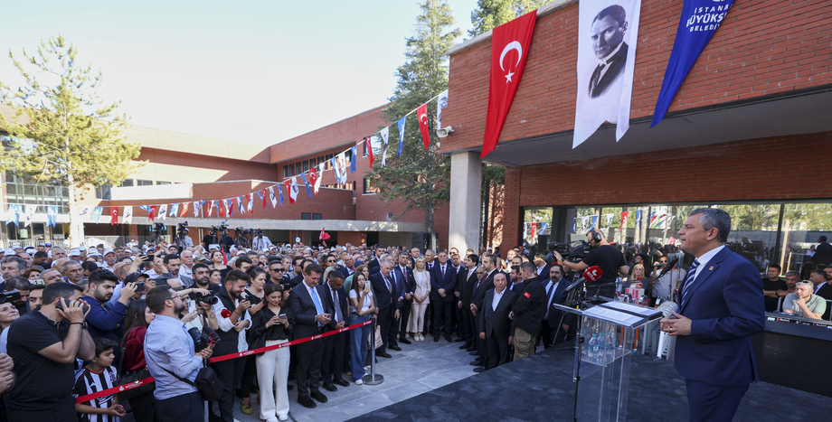 CHP Genel Başkanı Özgür Özel: “İlk Kez Seçim Kaybetmiş, O Günden Sonra Bindiği Demokrasi Treninden İnmiş Bir İktidar Var”
