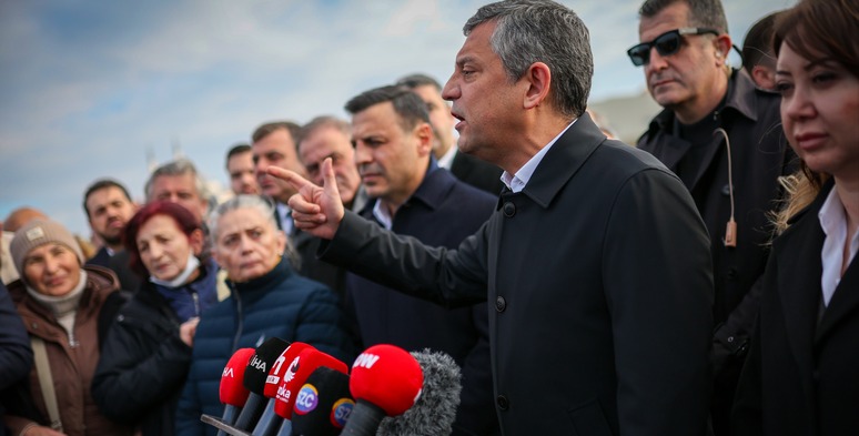 Özgür Özel Silivri açıklaması,Ekrem İmamoğlu diploma davası son durum,İstanbul Üniversitesi diploma iptali,Özgür Özel Ekrem İmamoğlu adaylık,Silivri kampüsü idare davası,Erdoğan’ı yenen tek isim İmamoğlu,hukuk darbesi CHP,AK Partinin kara düzeni,Aziz Nesinlik diploma davası,Silivri’de yaralanan kadın kaburga kırığı,İmamoğlu 35 yıllık diploma