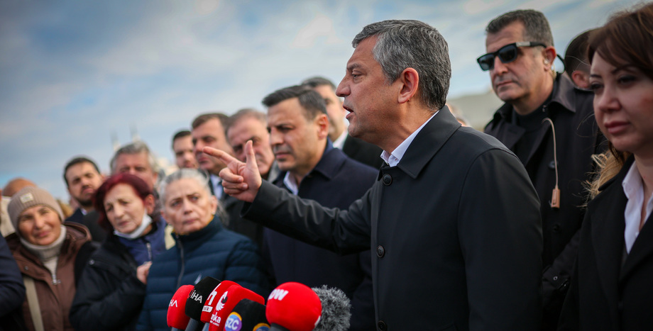 CHP Lideri Özgür Özel: “Açıkça Yazmış, ‘Ekrem İmamoğlu’nda Bu Diploma Olursa Aday Olur, Olursa da Erdoğan’ı Yener’ Diyor”