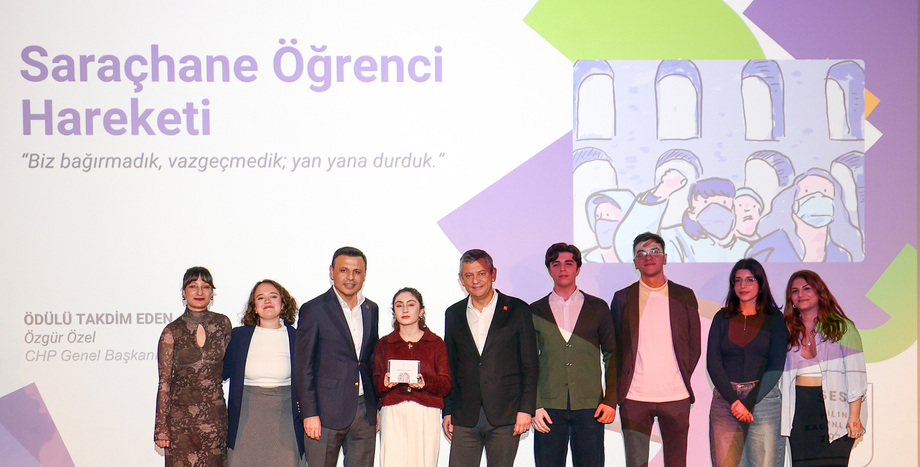 CHP Lideri Özgür Özel, SES Eşitlik ve Dayanışma Derneği Yılın Kadınları Ödül Törenine Katıldı