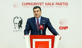 CHP Sözcüsü Zeynel Emre açıklamaları,TBMM emekli aylığı oylaması,Cumhur İttifakı samimiyet testi,emekli zammı kanun teklifi,Meclis'te emekli nöbeti,yargıda çürüme ve liyakat sorunu,kili hukuk sistemi eleştirisi,karne günü yoksulluk tablosu,okulda açlık krizi,beslenme çantası sorunu,çocukların gıdaya erişim hakkı,temiz dil tartışması,siyasette hakaret dili,halkın gerçek gündemi,İstanbul Büyükşehir Belediyesi yargı operasyonu,Ekrem İmamoğlu’na destek,İBB metro ve kreş yatırımları,Halk Süt ve sosyal yardımlar,İstanbul seçimini yenileme çağrısı,1,5 milyon oy avans teklifi,şişirilmiş üye sayısı iddiaları,AK Parti billboard kampanyas,TMSF şirketleri üzerinden algı operasyonu,açık hava reklamlarında kara propaganda,milyarderlerin vergi borcunun silinmesi,4 şanslı şirket ve kamu ihaleleri,az kazanandan çok vergi düzeni,24,5 milyon icra dosyası rekoru,genç işsizlik ve OECD verileri,kadına yönelik şiddetle çok yönlü mücadele,İstanbul Sözleşmesi’ne geri dönüş,mor ekonomik dönüşüm modeli,kadın yoksulluğu ile mücadele,Suriye’de diplomasi ve diyalog çağrısı,İran ve Irak sınır güvenliği