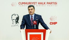 CHP Sözcüsü Zeynel Emre açıklamaları,TBMM emekli aylığı oylaması,Cumhur İttifakı samimiyet testi,emekli zammı kanun teklifi,Meclis'te emekli nöbeti,yargıda çürüme ve liyakat sorunu,kili hukuk sistemi eleştirisi,karne günü yoksulluk tablosu,okulda açlık krizi,beslenme çantası sorunu,çocukların gıdaya erişim hakkı,temiz dil tartışması,siyasette hakaret dili,halkın gerçek gündemi,İstanbul Büyükşehir Belediyesi yargı operasyonu,Ekrem İmamoğlu’na destek,İBB metro ve kreş yatırımları,Halk Süt ve sosyal yardımlar,İstanbul seçimini yenileme çağrısı,1,5 milyon oy avans teklifi,şişirilmiş üye sayısı iddiaları,AK Parti billboard kampanyas,TMSF şirketleri üzerinden algı operasyonu,açık hava reklamlarında kara propaganda,milyarderlerin vergi borcunun silinmesi,4 şanslı şirket ve kamu ihaleleri,az kazanandan çok vergi düzeni,24,5 milyon icra dosyası rekoru,genç işsizlik ve OECD verileri,kadına yönelik şiddetle çok yönlü mücadele,İstanbul Sözleşmesi’ne geri dönüş,mor ekonomik dönüşüm modeli,kadın yoksulluğu ile mücadele,Suriye’de diplomasi ve diyalog çağrısı,İran ve Irak sınır güvenliği