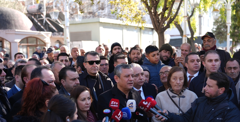 CHP Lideri Özgür Özel: "Kim Filistin İçin Ses Çıkarmak İstiyorsa İzin Versinler Ama İkili Uygulama Doğru Değil"