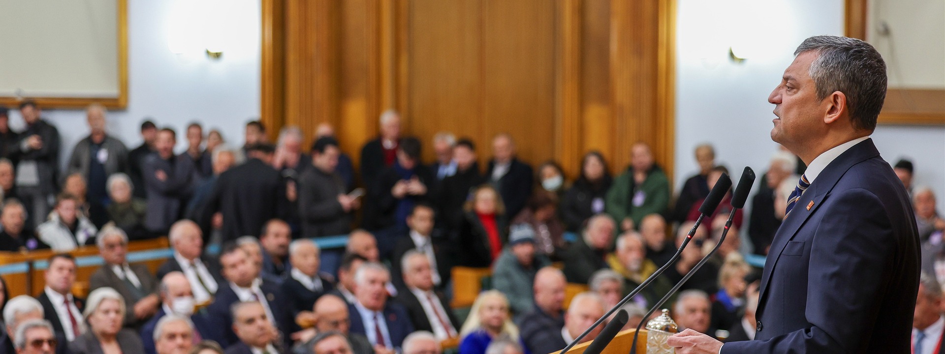 CHP Lideri Özgür Özel,Özgür Özel Grup Toplantısı,CHP Hatay mitingi,emekli adalet nöbeti,İBB araç tahsisi ifşası,sanal kumarla mücadele eylem planı,Kartalkaya davası son durum,Suriye politikası CHP,Ekrem İmamoğlu diploma davası,Emekli Nöbeti,Kartalkaya Davası,Motokurye Boykotu,Araç İfşası,AK Parti döneminde İBB'den 827 araç,Akın Gürlek özel araç tahsisi,Milli Piyango sitesi kumarhane gibi,Türkiye’de 7 milyon kumar bağımlısı