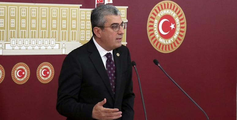 Kartalkaya faciası,Grand Kartal Otel yangını,78 can kaybı,34 çocuk öldü,21 Ocak Kartalkaya yangını,denetimsizlik ve ihmal,Gökhan Günaydın soru önergesi,Kültür ve Turizm Bakanlığı ihmali,Mehmet Nuri Ersoy,TBMM soru önergesi takibi,itfaiye denetim yetkisi neden kaldırıldı,Yangın Yönetmeliği değişiklikleri,CHP denetim faaliyetleri,TMMOB Bolu İKK açıklaması,yağmurlama sistemi zorunluluğu (sprinkler),Binaların Yangından Korunması Hakkında Yönetmelik,Yapı kullanma izni itfaiye raporu,kamu felaketi