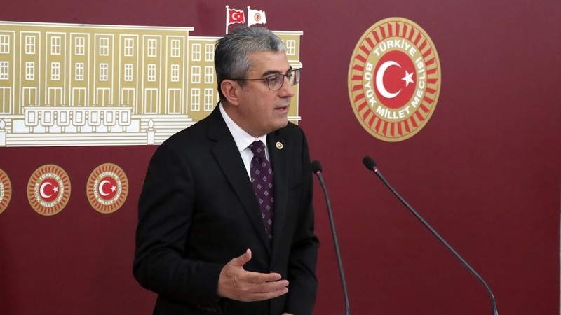 Kartalkaya faciası,Grand Kartal Otel yangını,78 can kaybı,34 çocuk öldü,21 Ocak Kartalkaya yangını,denetimsizlik ve ihmal,Gökhan Günaydın soru önergesi,Kültür ve Turizm Bakanlığı ihmali,Mehmet Nuri Ersoy,TBMM soru önergesi takibi,itfaiye denetim yetkisi neden kaldırıldı,Yangın Yönetmeliği değişiklikleri,CHP denetim faaliyetleri,TMMOB Bolu İKK açıklaması,yağmurlama sistemi zorunluluğu (sprinkler),Binaların Yangından Korunması Hakkında Yönetmelik,Yapı kullanma izni itfaiye raporu,kamu felaketi