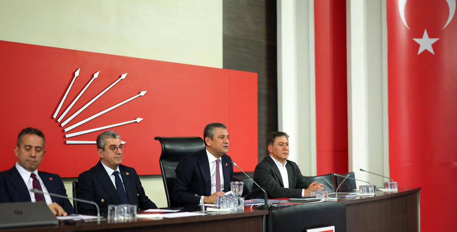 CHP Lideri Özgür Özel, TBMM Kapalı Grup Toplantısına Başkanlık Etti