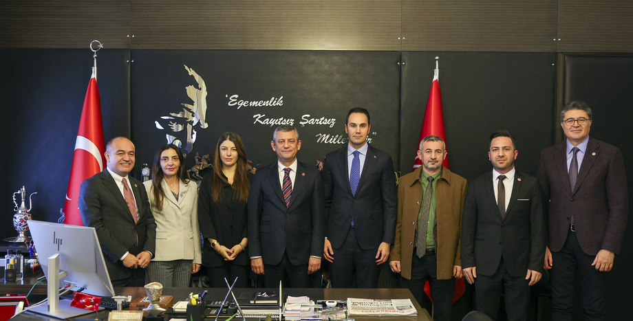 CHP Genel Başkanı Özgür Özel, DYP Genel Başkanı Cenk Küpeli ile Bir Araya Geldi