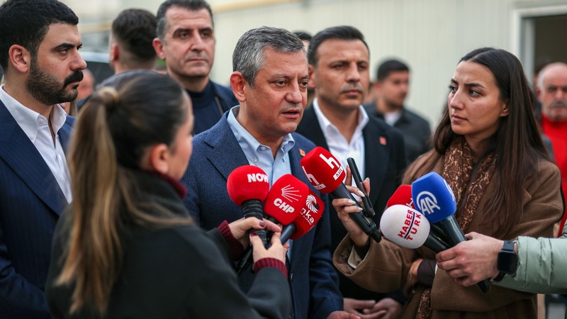 Özgür Özel Tayfun Kahraman ziyareti,Tayfun Kahraman sağlık durumu,Gezi tutukluları son durum,MS hastası Tayfun Kahraman, 13. Ağır Ceza Mahkemesi Anayasa ihlali,Ekrem İmamoğlu,Silivri Cezaevi,Özgür Özel iç cephe açıklaması