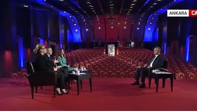 Özgür Özel SZC TV açıklamaları,CHP güncel anket sonuçları 2025,Özgür Özel Ekrem İmamoğlu iktidar sözü,CHP Cumhurbaşkanı adayı belirleme süreci,Erken seçim çağrısı Özgür Özel,Özgür Özel emekli maaşı yorumu,Suriye Kürtleri ve barış açıklaması,CHP ön seçim ve halk yoklaması kararı,Milletvekili transferleri ve etik tartışması,Ekrem İmamoğlu davası ve hakim değişiklikleri,İmamoğlu ve Özel arasındaki uyum ve ortak hedef vurgusu,2025 yılı ortalama verilerine göre CHP’nin AK Parti karşısındaki konumu,Mutfaktaki yangın ve yoksullaşma üzerine yapılan eleştiriler,alk yoklaması ve ön seçim vurgusuyla demokratik kazanımlar