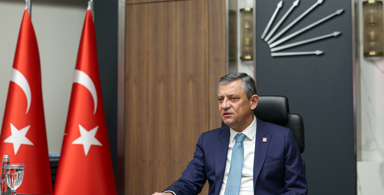 CHP Meclis nöbeti,Özgür Özel emekli açıklaması,2026 erken seçim çağrısı,Meclis'i terk etmeme eylemi,geçiş garantisi maliyeti,CHP bütçe eleştirisi