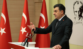 Zeynel Emre,CHP Sözcüsü,CHP Meclis nöbeti,emekli maaşı 39 bin TL olsun,asgari ücret açlık sınırı 2026,geçim yoksa seçim var,yoksulluk sınırı ve emekli aylıkları,TBMM 7/24 nöbet,Tayfun Kahraman MS hastası felç riski,hasta tutuklulara özgürlük,infaz düzenlemesi eleştirisi,yargı sopası ve siyasi davalar,hukuksuz tutuklamalar CHP,2026 erken seçim yılı,CHP PM sonuç bildirgesi 8 Ocak,AK Parti üye sayısı sahteciliği,e-devlet parti üyeliği kontrolü,Cumhur İttifakı bütçe eleştirisi,halkçı belediyecilik ve yurt sorunu,Suriye Halep son durum CHP,İran toplumsal olayları ve Türkiye,Venezuela Maduro ve Trump ilişkisi,Büyük Ortadoğu Projesi eş başkanı,Türkiye'nin sınır güvenliği ve göç riski