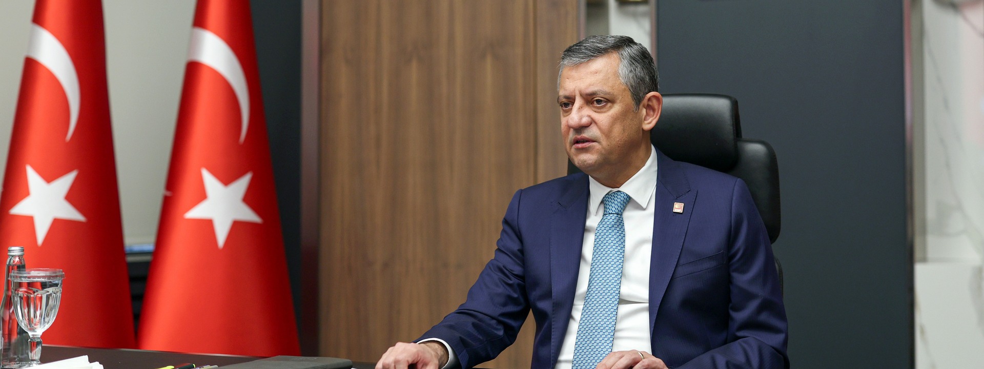 CHP Meclis nöbeti,Özgür Özel emekli açıklaması,2026 erken seçim çağrısı,Meclis'i terk etmeme eylemi,geçiş garantisi maliyeti,CHP bütçe eleştirisi