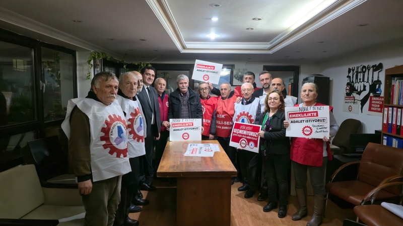 Ulaş Karasu DİSK Emekli-Sen ziyareti,CHP emekli sendikası görüşmesi,Ulaş Karasu emekli açıklaması,DİSK Emekli-Sen son dakika,emekli maaşı ve toplumsal huzur,açlık sınırı ve emekli aylıkları,düşük emekli maaşı tepkileri,insanca yaşam hakkı emeklilik,intibak yasası CHP,sosyal devlet ve emekli hakları,huzurlu emeklilik için maaş düzenlemesi