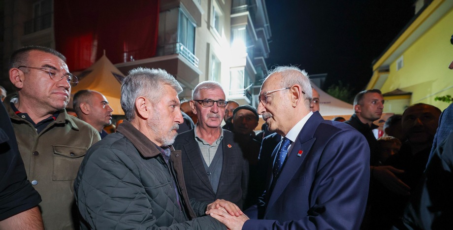 CHP Genel Başkanı Kemal Kılıçdaroğlu'ndan Şehit Polis Ahmet Türkoğlu'nun Ailesine Taziye Ziyareti