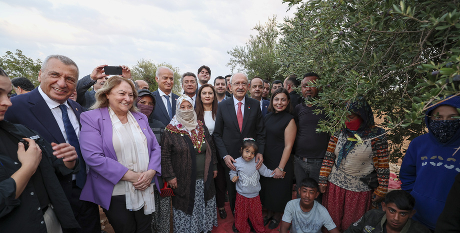 CHP Genel Başkanı Kemal Kılıçdaroğlu, Gaziantep’te Zeytin İşçileri ile Bir Araya Geldi